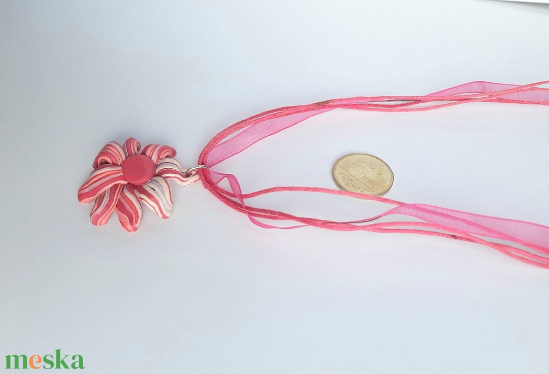 Virág medál pertli-organza szálon - ékszer - nyaklánc - medál - Meska.hu