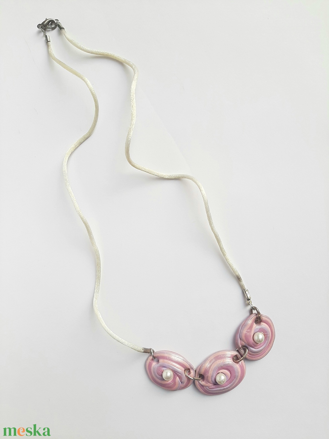 Ovális három korongos lánc tenyésztett gyönggyel - barackszín-fehér - ékszer - nyaklánc - statement nyaklánc - Meska.hu