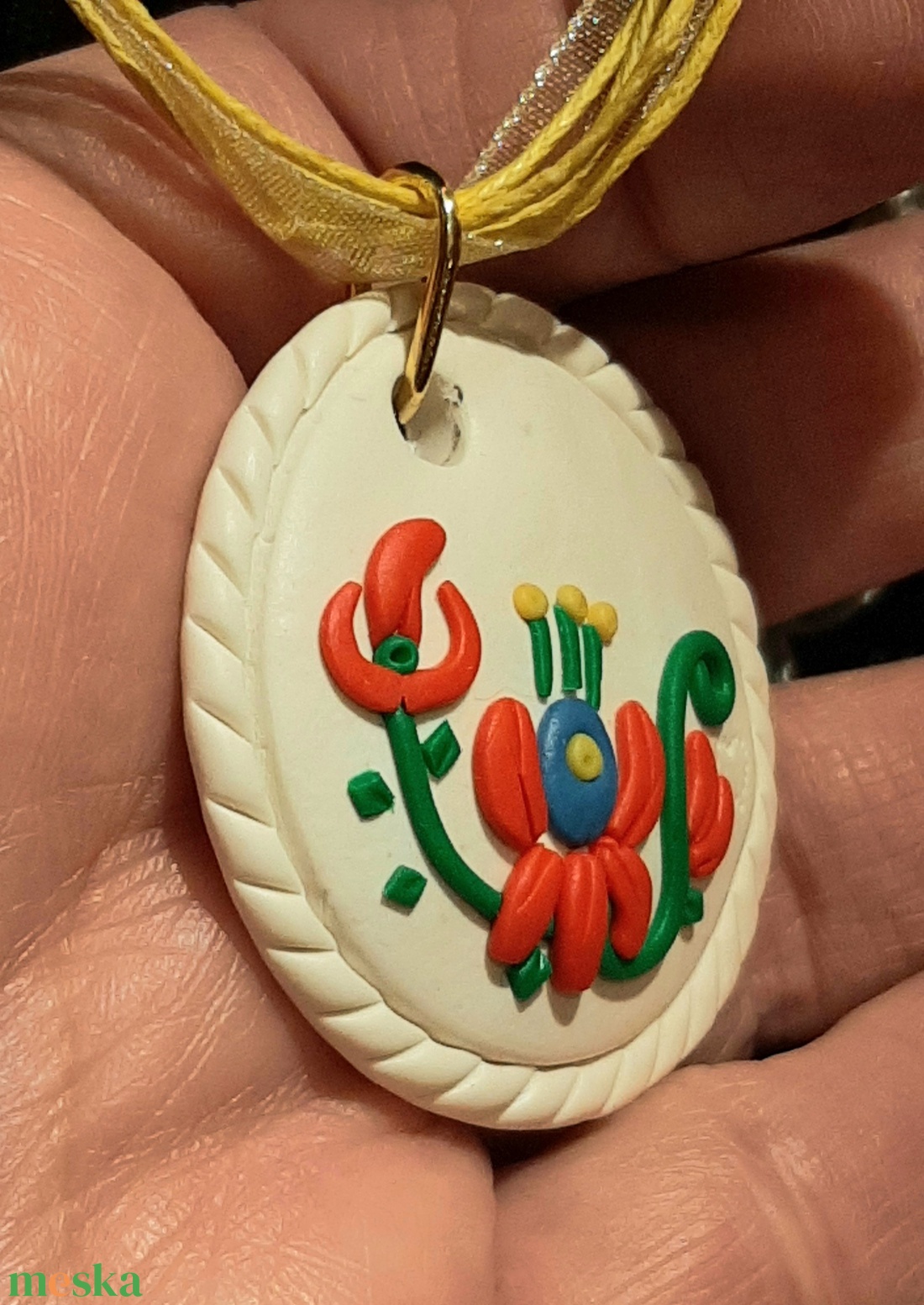 Magyar népies mintás nyaklánc fehér alapon 1 - ékszer - nyaklánc - medál - Meska.hu