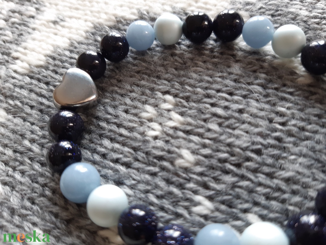 Bársonyos ragyogás karkötő kékben, Homokkő, Angelit, Hematit ásvánnyal és Swarovski gyönggyel - ékszer - karkötő - gyöngyös karkötő - Meska.hu