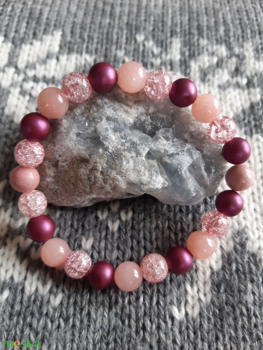 Harmónia karkötő eperkrém Jádéval és Rodonittal - ékszer - karkötő - gyöngyös karkötő - Meska.hu