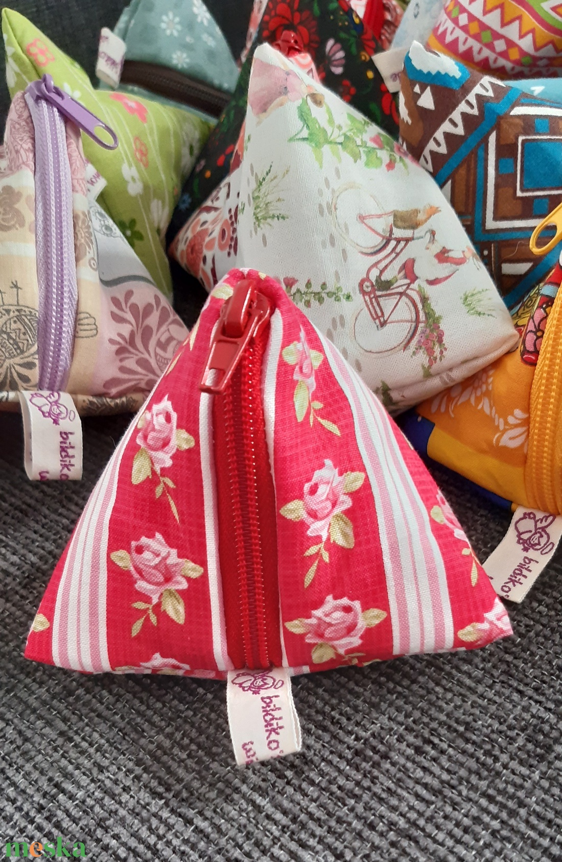 Tetraéder kulcs-, ill. pénztartó - táska & tok - kulcstartó & táskadísz - kulcstartó - Meska.hu