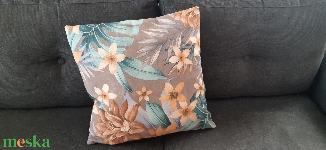 Párnahuzat trópusi mintával, barnás-beige alapon - otthon & életmód - lakástextil - párna & párnahuzat - Meska.hu Párnahuzat trópusi mintával, barnás-beige alapon - otthon & életmód - lakástextil - párna & párnahuzat - Meska.hu