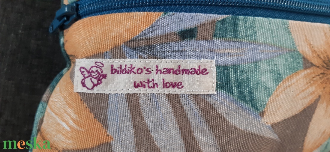 Párnahuzat trópusi mintával, barnás-beige alapon - otthon & életmód - lakástextil - párna & párnahuzat - Meska.hu Párnahuzat trópusi mintával, barnás-beige alapon - otthon & életmód - lakástextil - párna & párnahuzat - Meska.hu