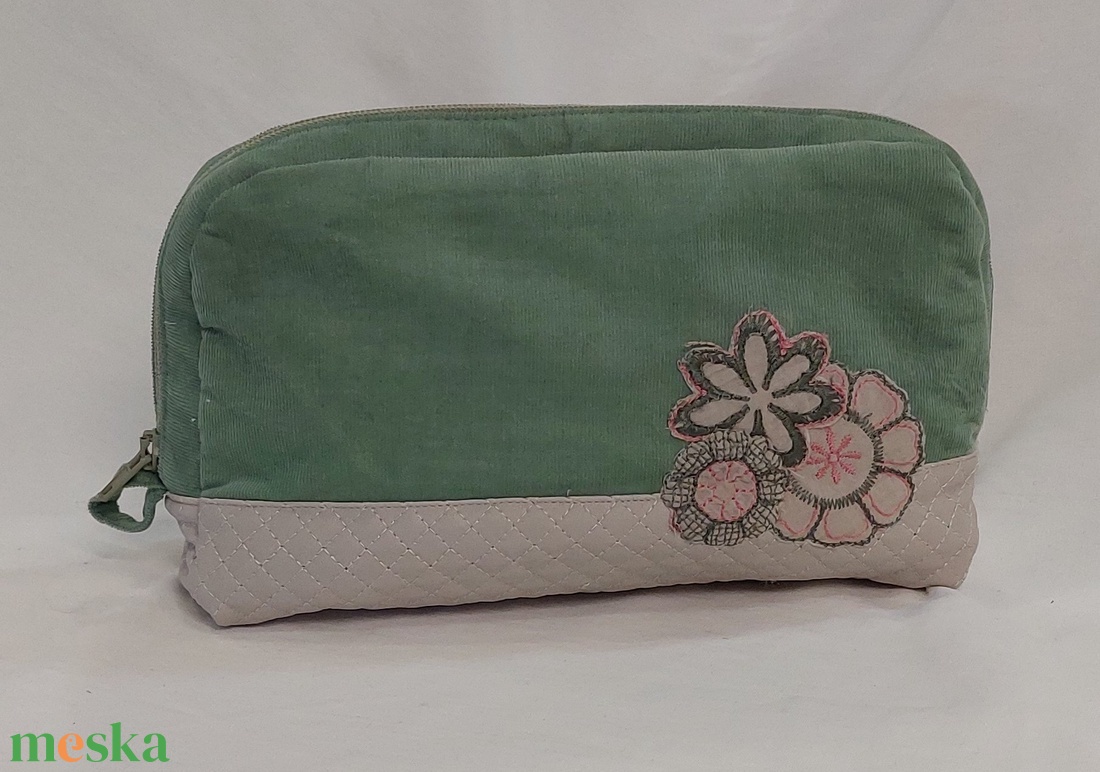 Zöld virágos neszesszer - táska & tok - neszesszer - Meska.hu Zöld virágos neszesszer - táska & tok - neszesszer - Meska.hu