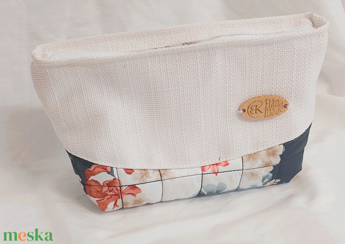 Neszeszer fehérben - táska & tok - neszesszer - Meska.hu Neszeszer fehérben - táska & tok - neszesszer - Meska.hu