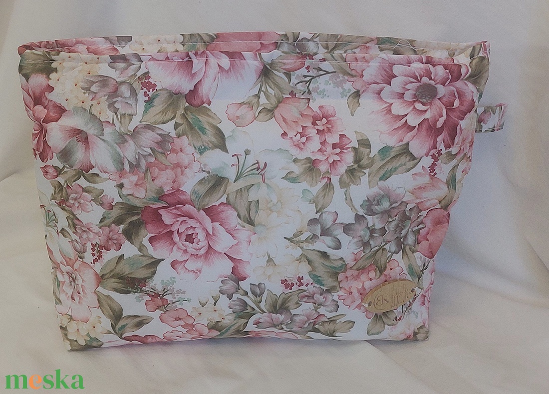 Rózsás neszeszer - táska & tok - neszesszer - Meska.hu Rózsás neszeszer - táska & tok - neszesszer - Meska.hu