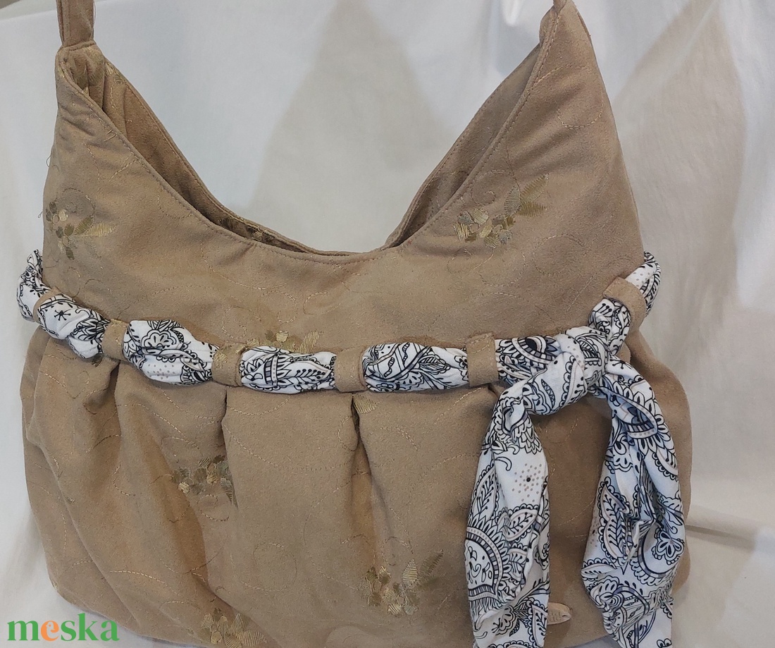 veluroa virághimzéses masnis táska - táska & tok - kézitáska & válltáska - válltáska - Meska.hu