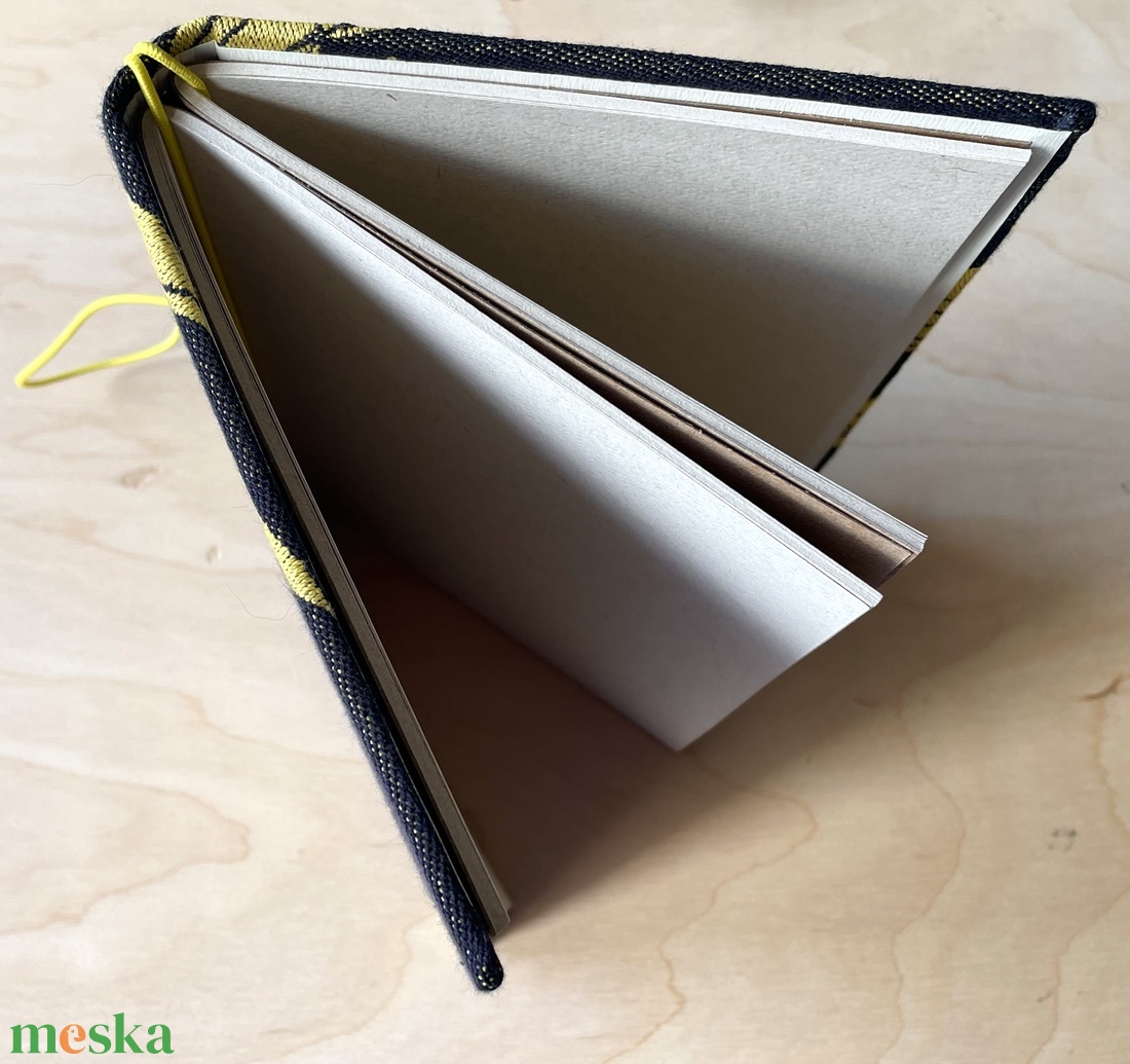 Füzettartó, füzetborító, traveller's notebook, A/5, keménytáblás, textilborítós, papírmadár - otthon & életmód - papír, írószer - könyv- és füzetborító - Meska.hu Füzettartó, füzetborító, traveller's notebook, A/5, keménytáblás, textilborítós, papírmadár - otthon & életmód - papír, írószer - könyv- és füzetborító - Meska.hu