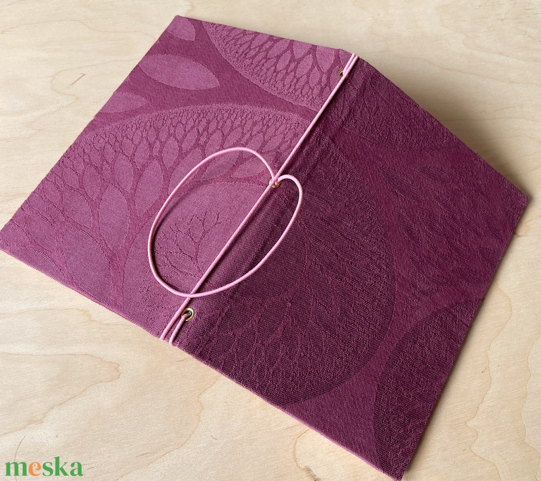 Selymesen fénylő, fésült pamut borítós füzettartó, füzetborító, traveller's notebook, A/5, keménytáblás, lila - otthon & életmód - papír, írószer - könyv- és füzetborító - Meska.hu Selymesen fénylő, fésült pamut borítós füzettartó, füzetborító, traveller's notebook, A/5, keménytáblás, lila - otthon & életmód - papír, írószer - könyv- és füzetborító - Meska.hu