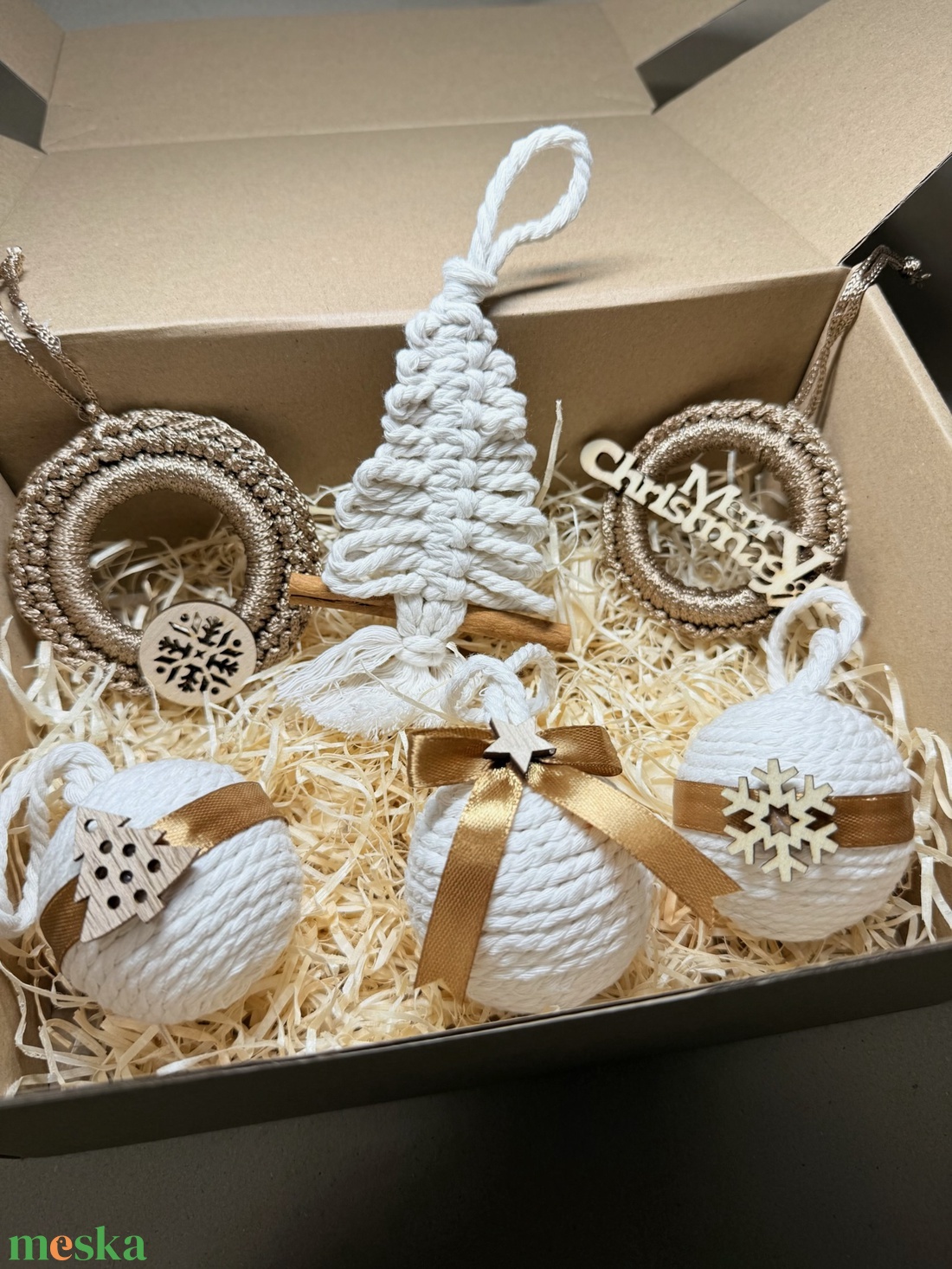 Arany karácsonyi caomag - karácsony - karácsonyi ajándékozás - karácsonyi képeslap, üdvözlőlap, ajándékkísérő - Meska.hu