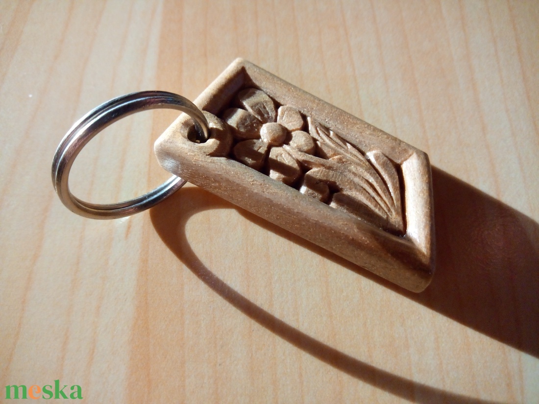 Egyedi, faragott kulcstartó  - táska & tok - kulcstartó & táskadísz - kulcstartó - Meska.hu