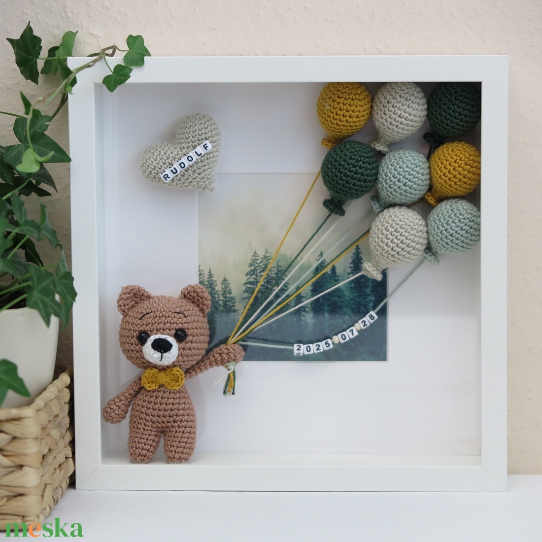 Horgolt, névreszóló MACI babaköszöntő kép, keresztelőajándék, babaszoba dekoráció - játék & sport - babalátogató ajándékcsomag - Meska.hu