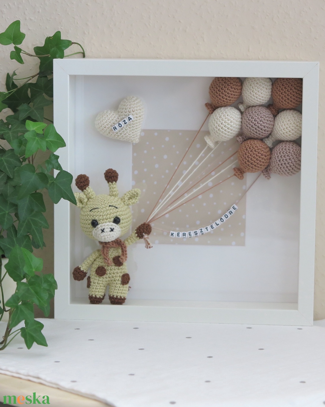 Horgolt, névreszóló ZSIRÁF babaköszöntő kép, babaszoba dekoráció - játék & sport - keresztelőajándékok - Meska.hu