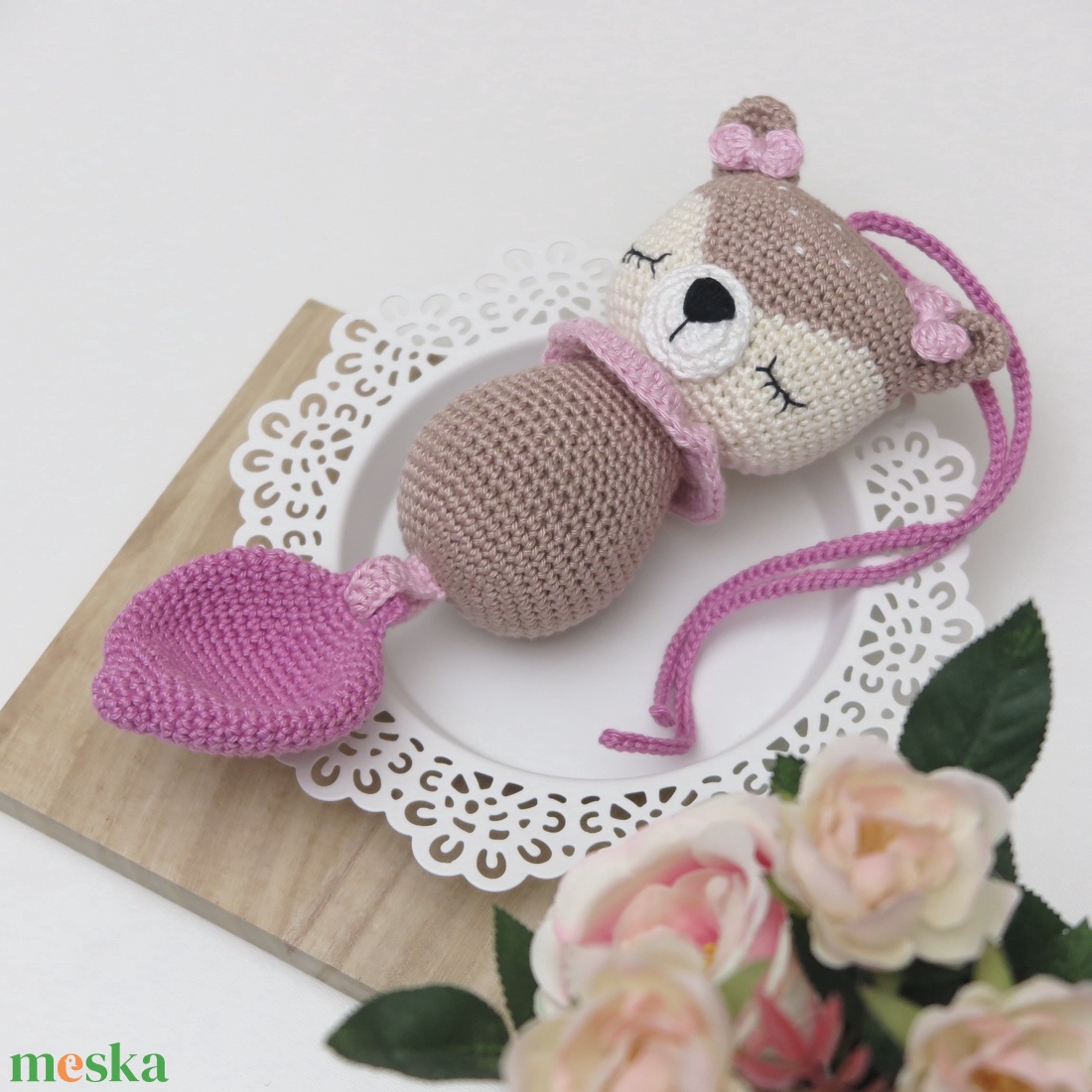 Horgolt Mia őzike csörgő-zörgő babajáték, babakocsira, kiságyra, babatornáztatóra rögzíthető - baba - mama - baba játékok - csörgő - Meska.hu