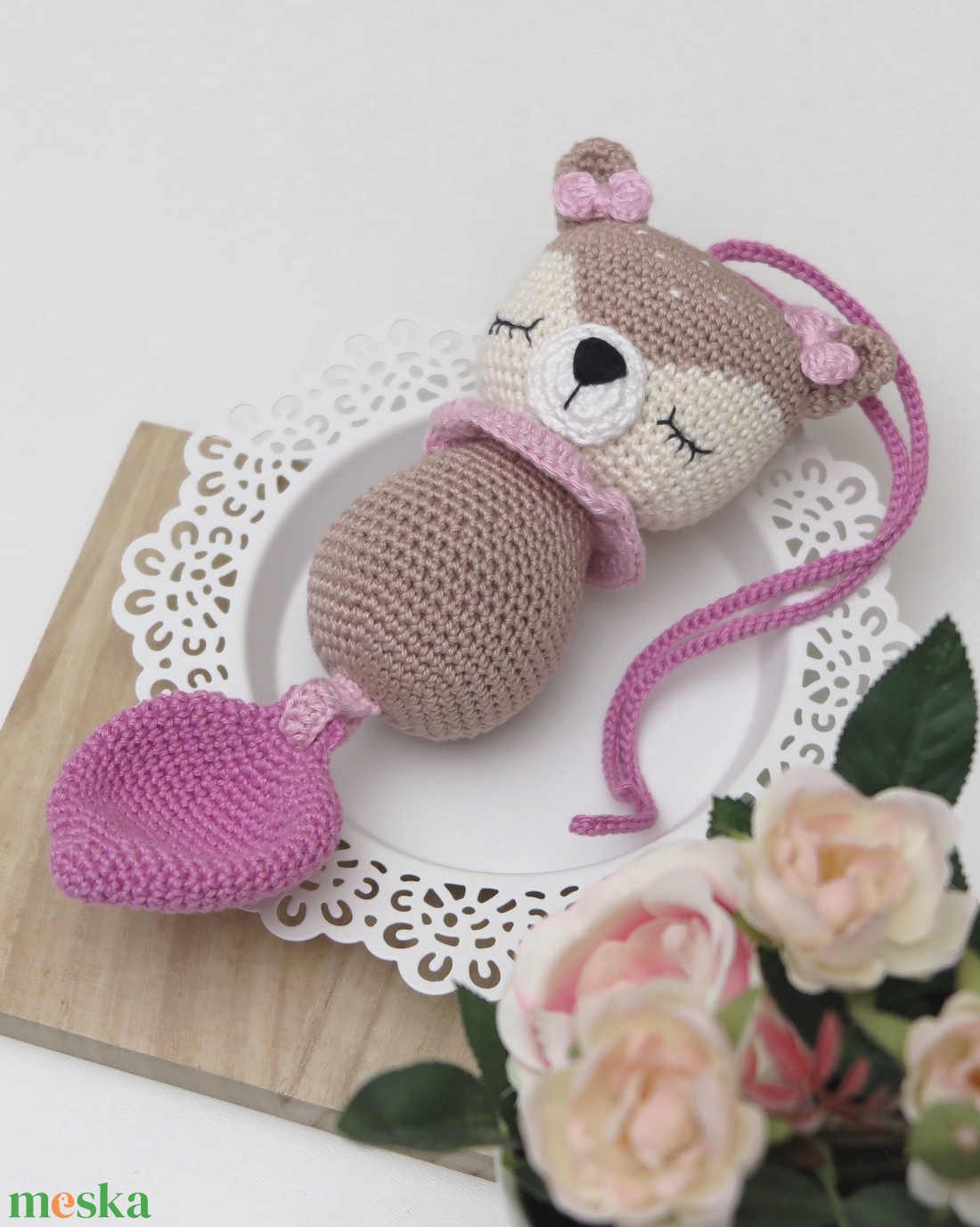 Horgolt Mia őzike csörgő-zörgő babajáték, babakocsira, kiságyra, babatornáztatóra rögzíthető - baba - mama - baba játékok - csörgő - Meska.hu