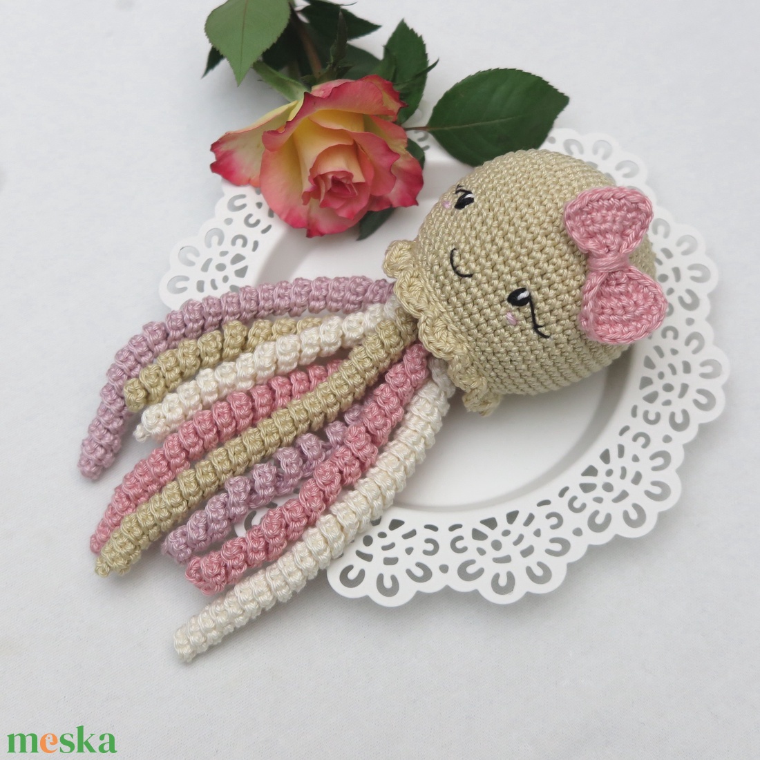 Horgolt homok polip masnival újszülötteknek - Bababarát alvóka (100% pamut) - játék & sport - plüssállat & játékfigura - polip, medúza - Meska.hu