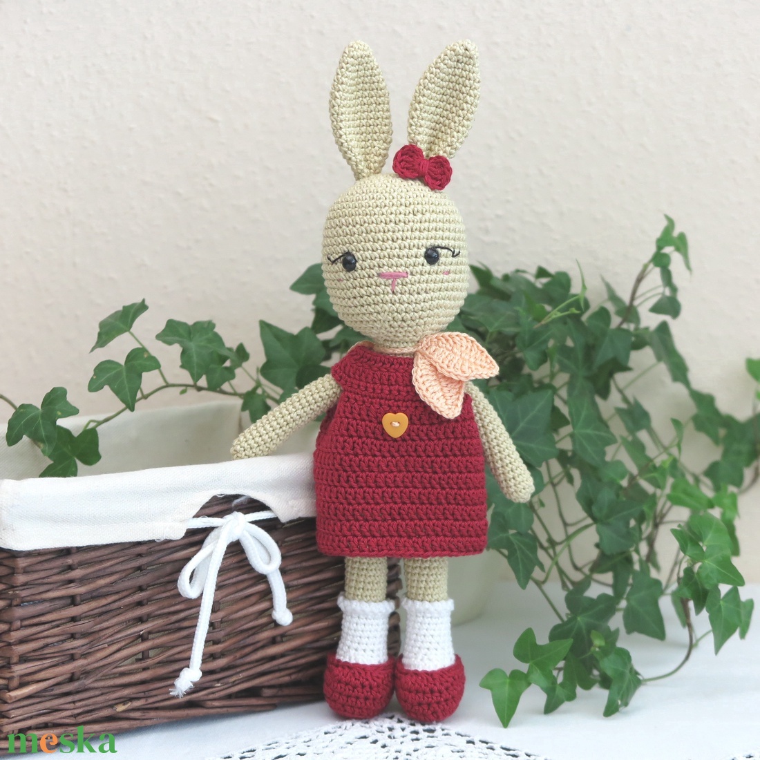 Horgolt, öltöztethető Rózi nyuszi - játék & sport - plüssállat & játékfigura - nyuszi - Meska.hu