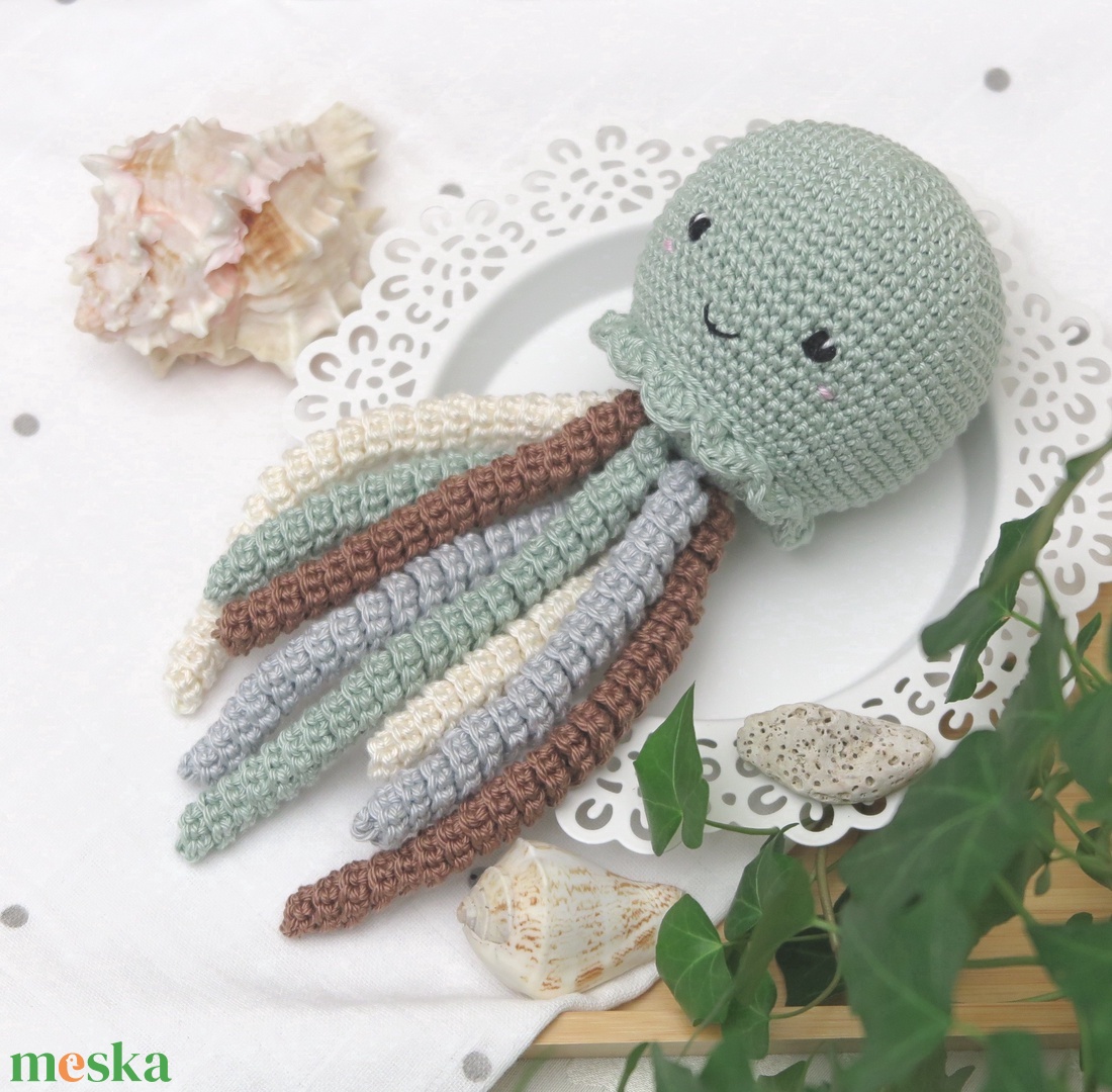 Horgolt rezeda polip alvóka babajáték - baba - mama - babalátogató ajándékcsomag - Meska.hu