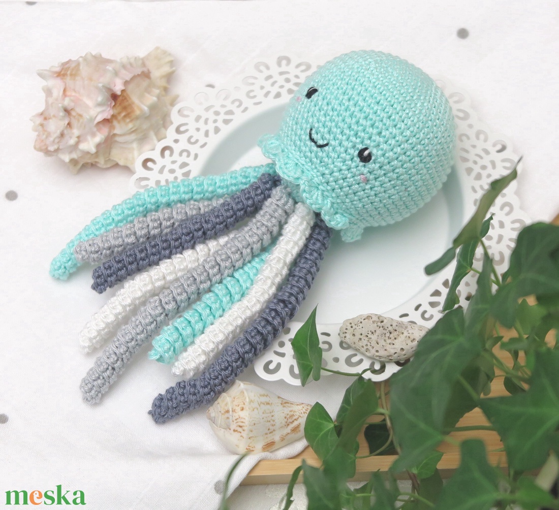 Horgolt menta polip alvóka babajáték - baba - mama - babalátogató ajándékcsomag - Meska.hu