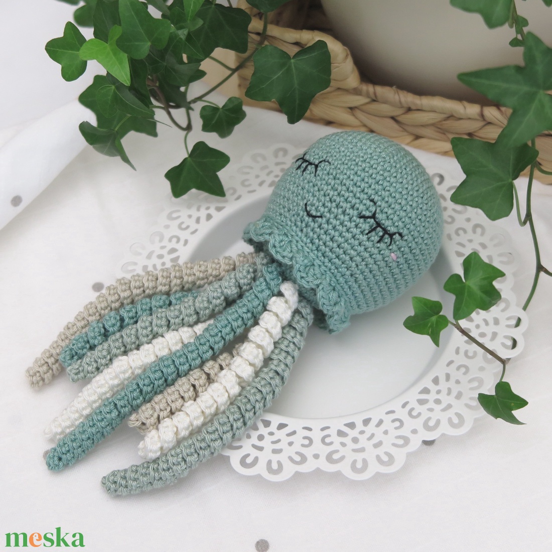 Babaváró ajándék: Horgolt zsálya polip újszülötteknek - Bababarát alvóka (100% pamut) - baba - mama - babalátogató ajándékcsomag - Meska.hu