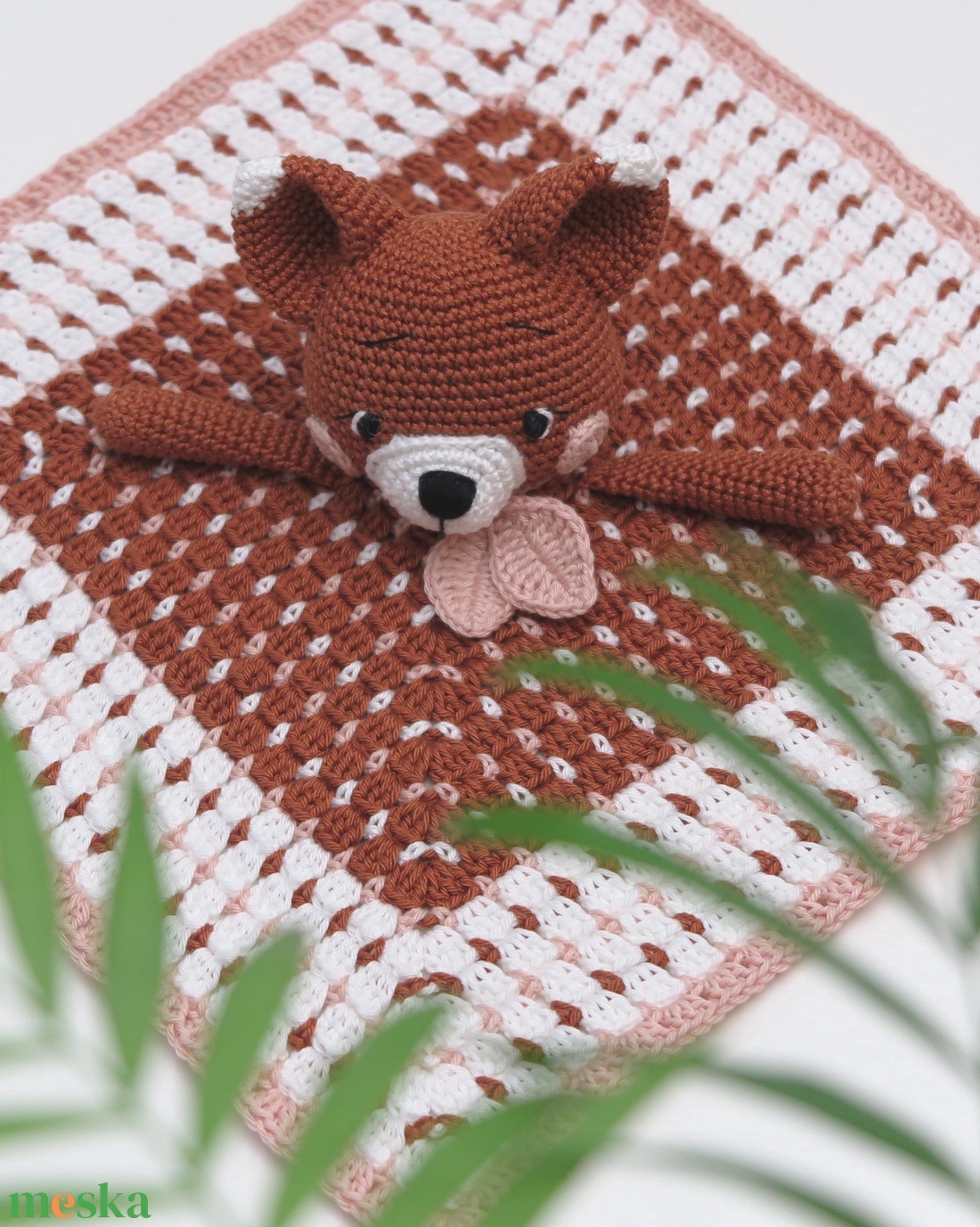 Horgolt róka szundikendő, alvóka � bababarát nyunyóka (rókabarna) - baba - mama - baba játékok - szundikendő, alvóka - Meska.hu