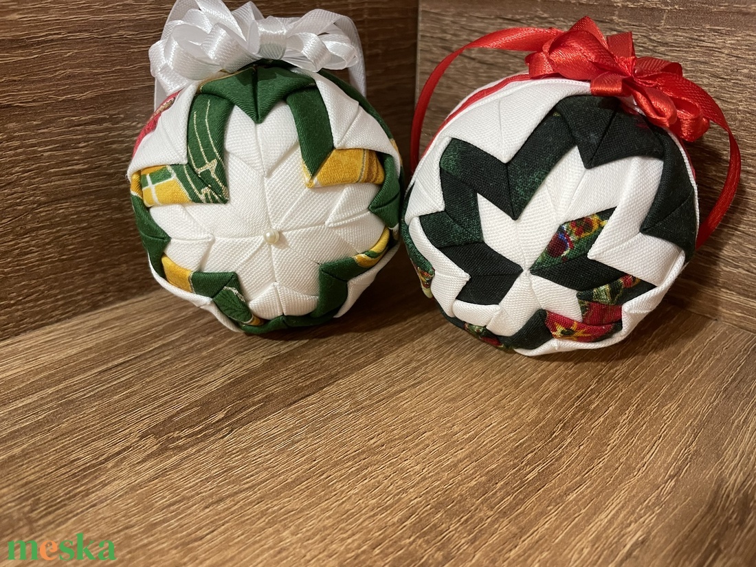 2 db-os gömb szett zöld-fehér színben (geometriai) - otthon & életmód - dekoráció - dísztárgy - Meska.hu 2 db-os gömb szett zöld-fehér színben (geometriai) - otthon & életmód - dekoráció - dísztárgy - Meska.hu