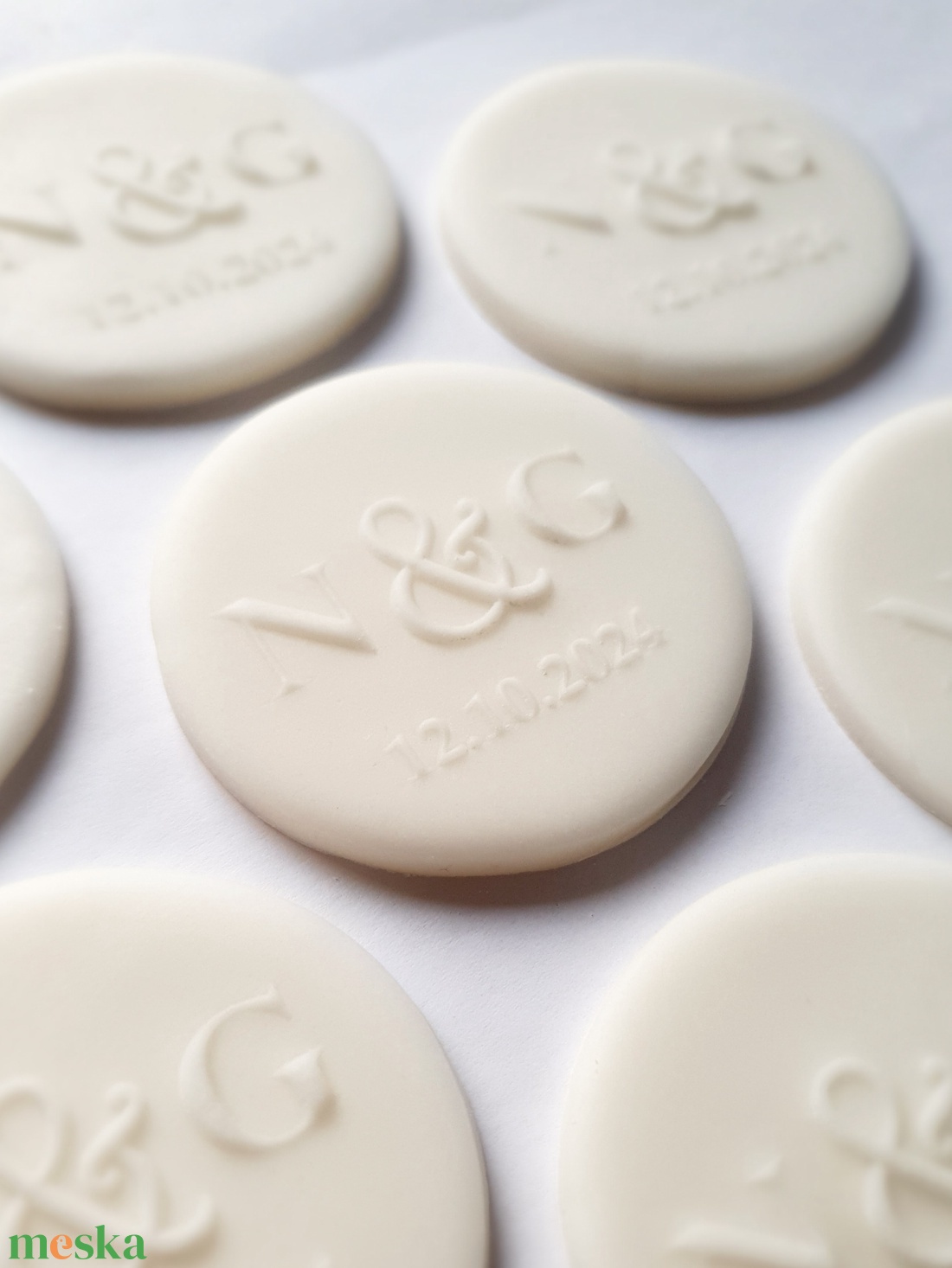 Személyre szabható kekszpecsétek esküvői témában - kellékek & szerszámok - díszíthető tárgyak - kerámia - Meska.hu