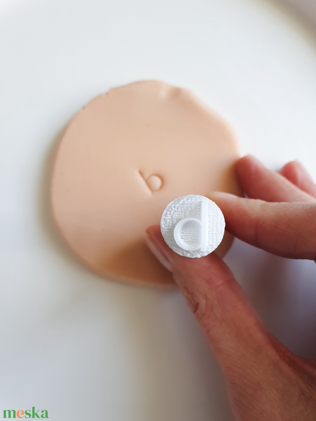 Egyedi logós Bélyegző � Agyagpecsét, kerámiabélyegző, szappanpecsét - kellékek & szerszámok - díszíthető tárgyak - kerámia - Meska.hu