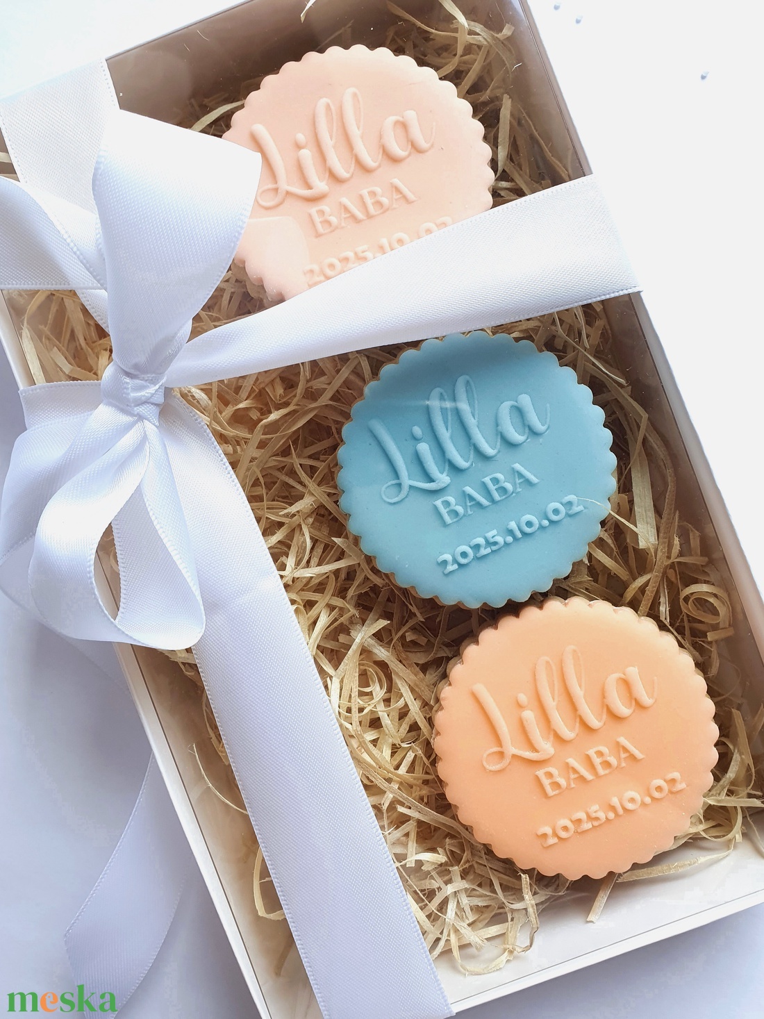 Keksz, mézeskalács, fondant és sütipecsét személyre szabható baba névvel, születési dátummal - otthon & életmód - konyhafelszerelés, tálalás - sütés, főzés - sütidísz - Meska.hu