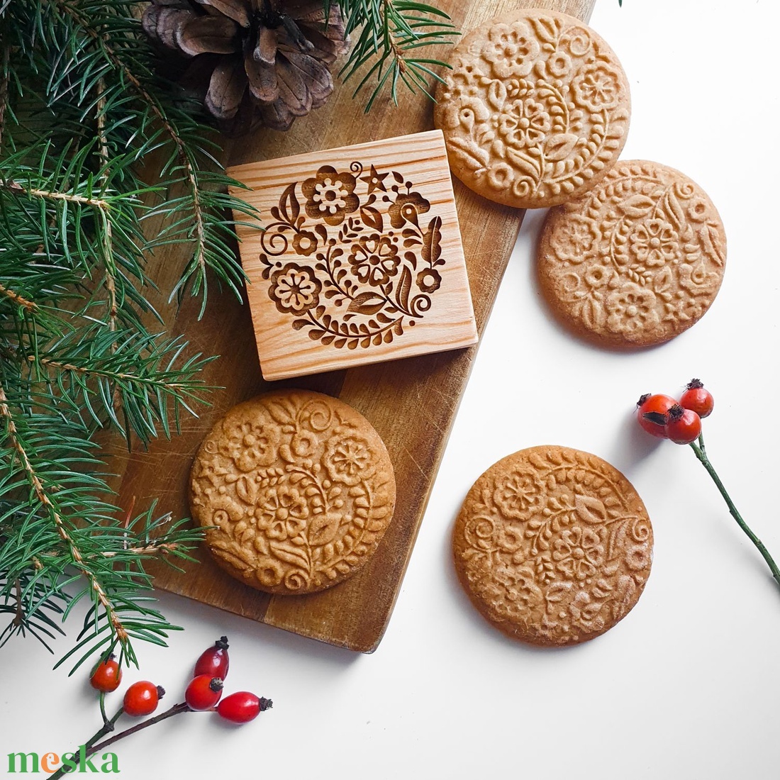 Folklór virágok - Karácsonyi mézeskalács kekszpecsét - otthon & életmód - konyhafelszerelés, tálalás - sütés, főzés - sütidísz - Meska.hu