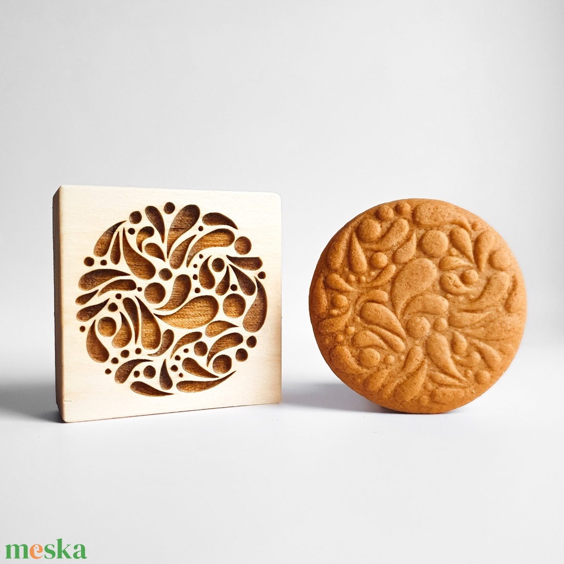 Karácsonyi gömb mintájú sütipecsét - Mézeskalácshoz és spekulatius kekszhez - otthon & életmód - konyhafelszerelés, tálalás - sütés, főzés - sütidísz - Meska.hu