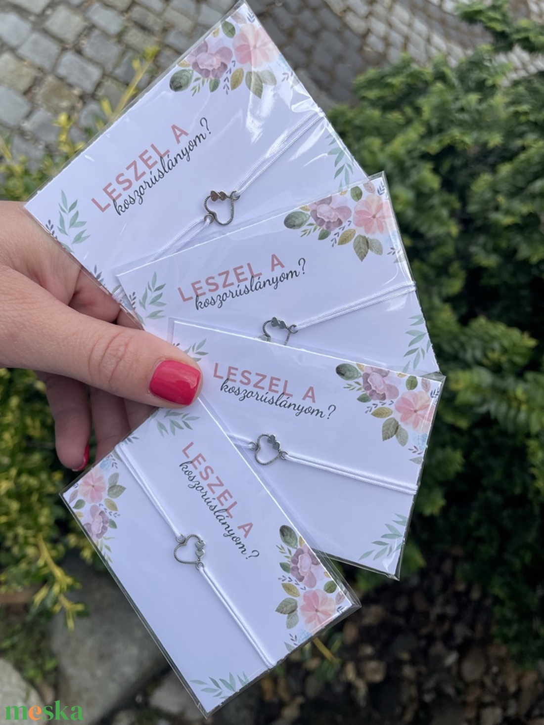 Koszorúslány felkérő zsinór karkötő kísérőkártyával - esküvő - meghívó & kártya - koszorúslány felkérő - Meska.hu