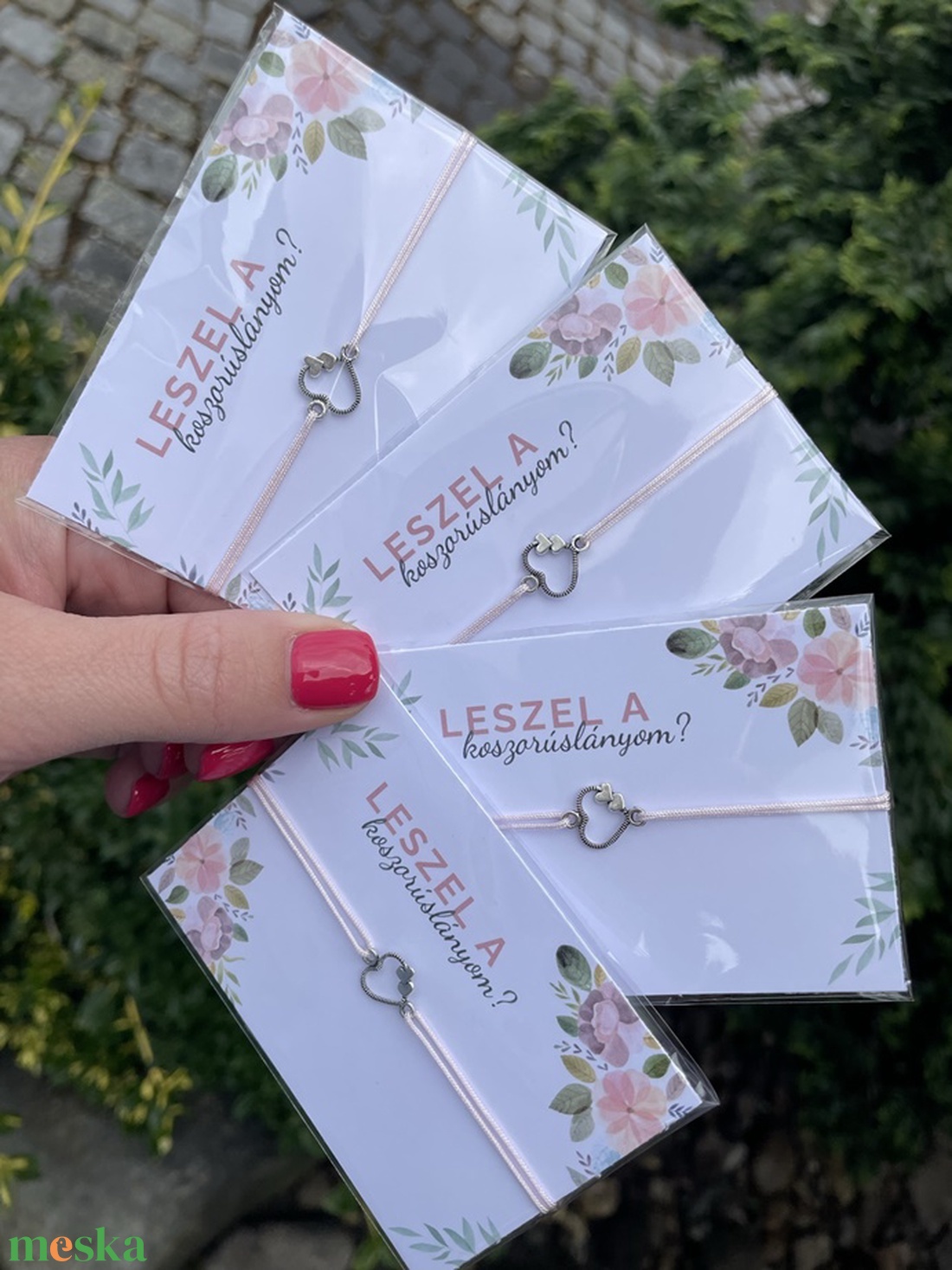 Koszorúslány felkérő zsinór karkötő kísérőkártyával - esküvő - meghívó & kártya - koszorúslány felkérő - Meska.hu