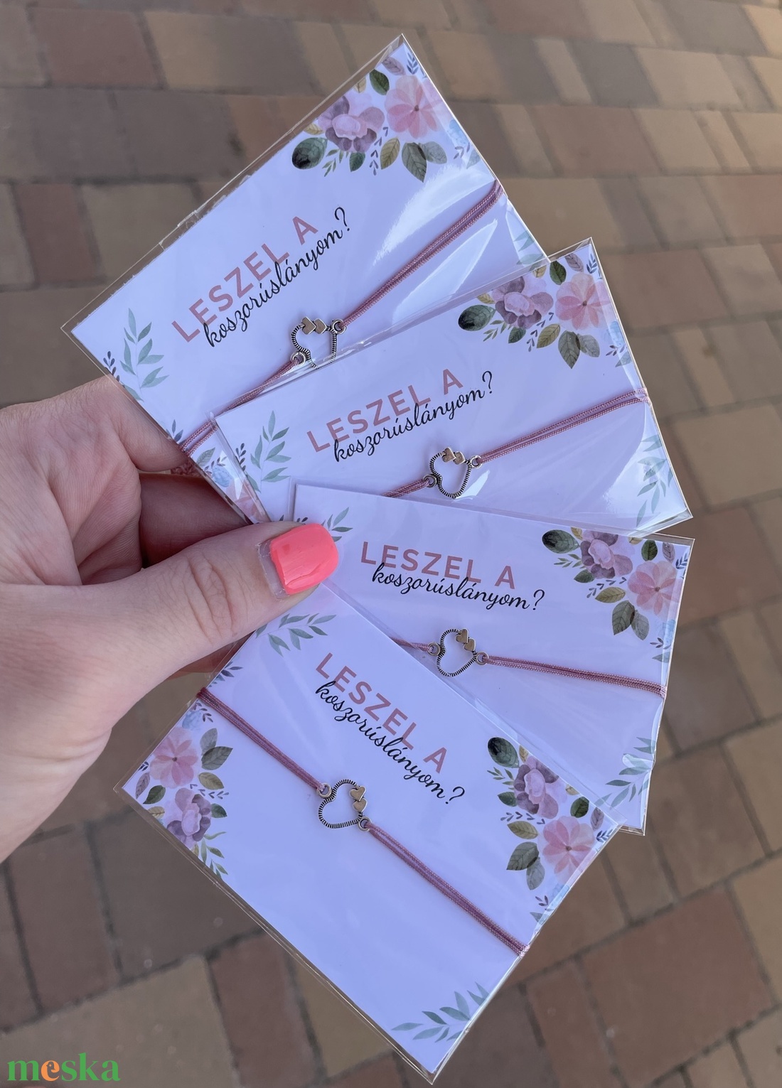 Koszorúslány felkérő zsinór karkötő kísérőkártyával - esküvő - meghívó & kártya - koszorúslány felkérő - Meska.hu