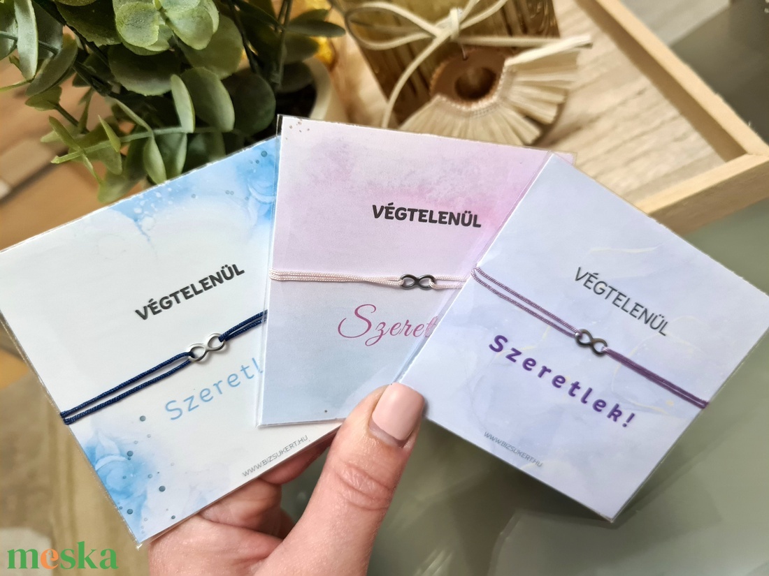 Végtelen jel medálos zsinór karkötő kísérőkártyával - ékszer - karkötő - karkötő medállal - Meska.hu
