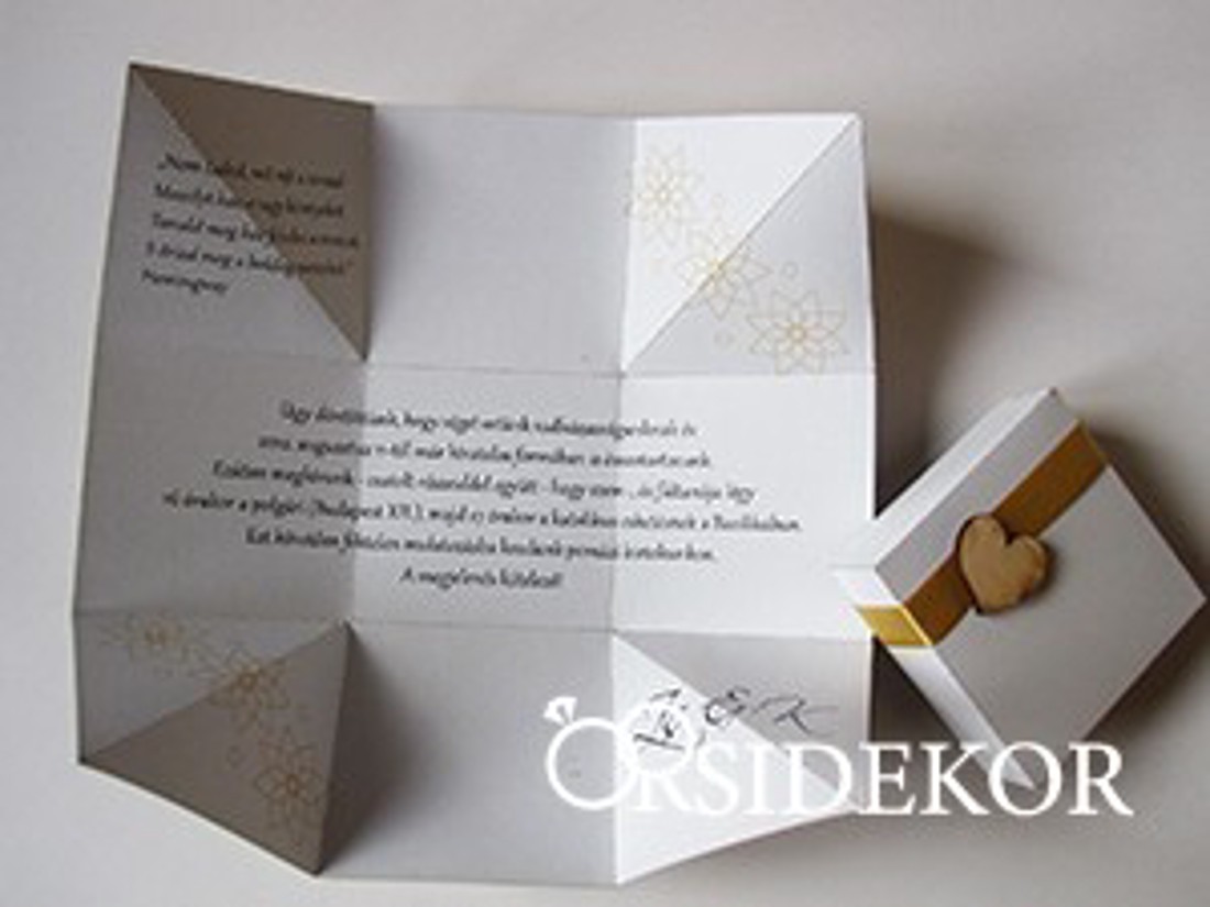 Dobozos esküvői meghívó mintás dobozban, kis fa szívecskével 7x7 cm - esküvő - meghívó & kártya - meghívó - Meska.hu