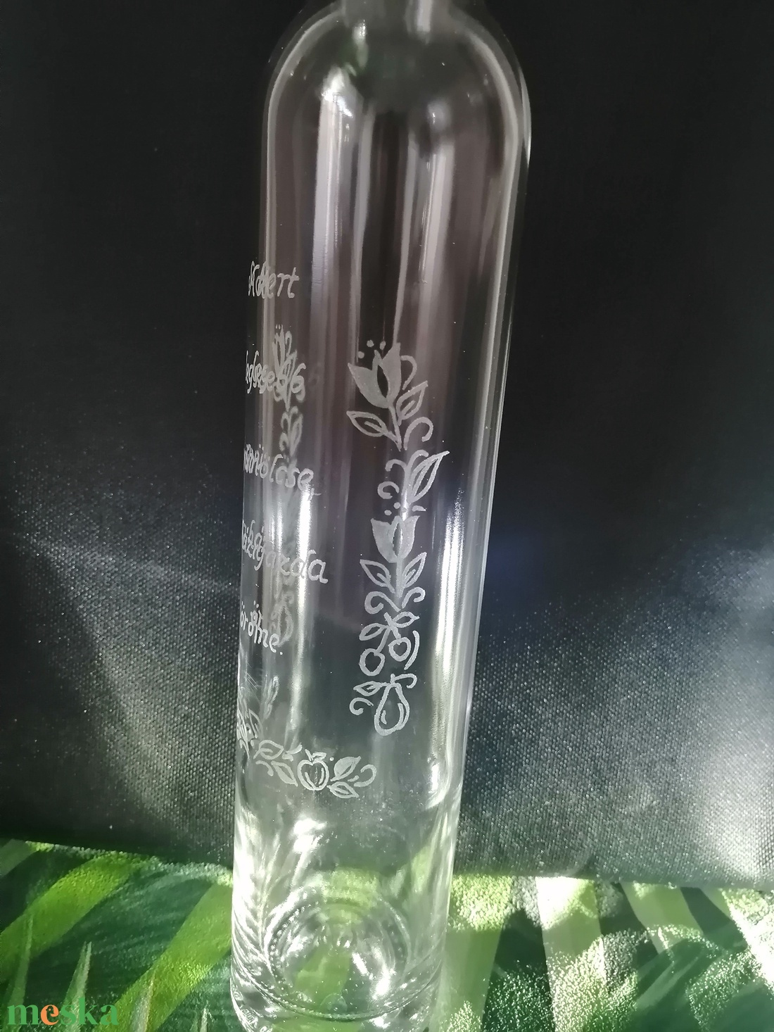 Kézzel gravírozott pálinkás üveg � Egyedi, saját feliratos késztermék (0,5 l) - otthon & életmód - konyhafelszerelés, tálalás - flaska, csatos üveg - Meska.hu