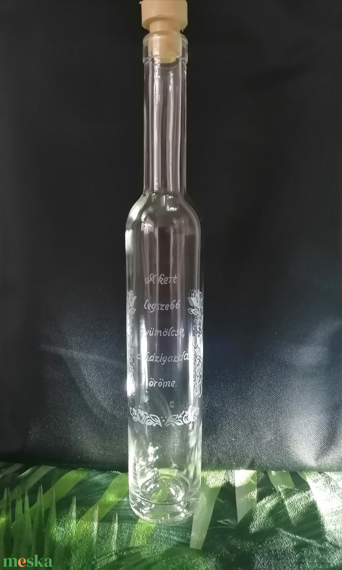 Kézzel gravírozott pálinkás üveg � Egyedi, saját feliratos késztermék (0,5 l) - otthon & életmód - konyhafelszerelés, tálalás - flaska, csatos üveg - Meska.hu