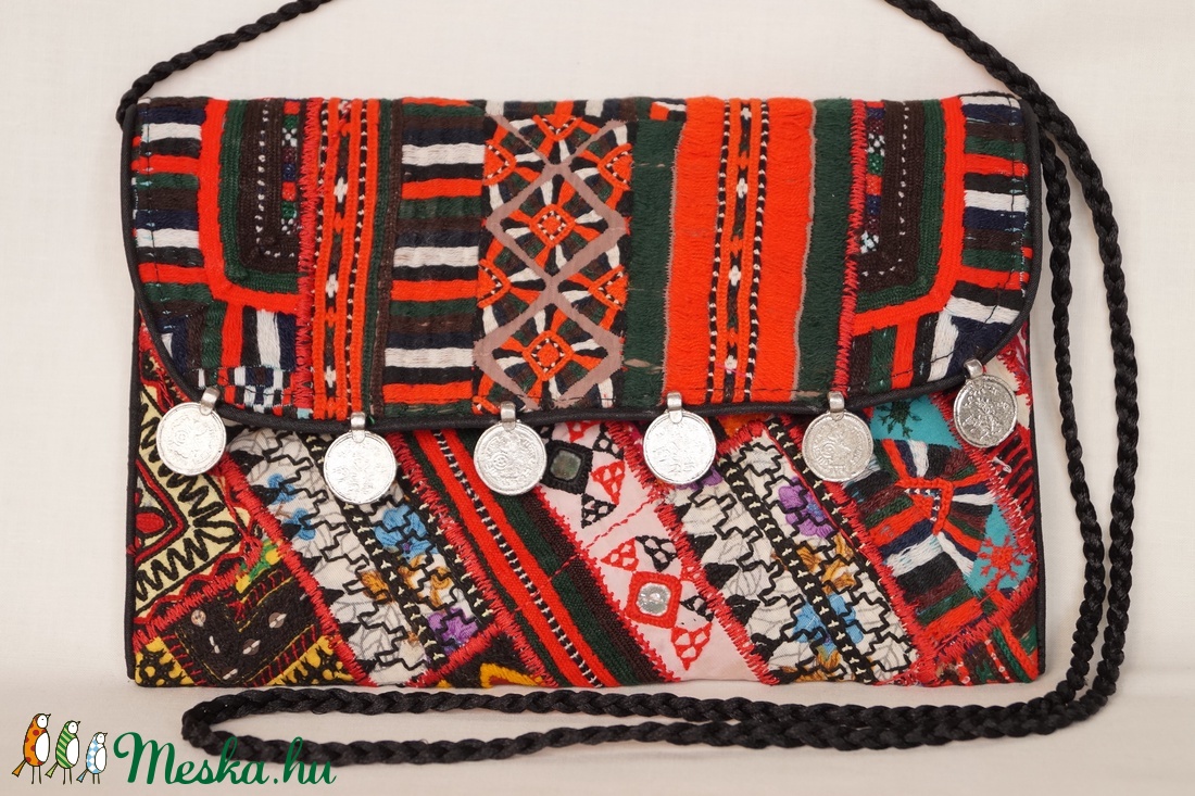 Boríték táska, kézzel hímzett, patchwork válltáska, kézi táska 4. - táska & tok - kézitáska & válltáska - vállon átvethető táska - Meska.hu Boríték táska, kézzel hímzett, patchwork válltáska, kézi táska 4. - táska & tok - kézitáska & válltáska - vállon átvethető táska - Meska.hu