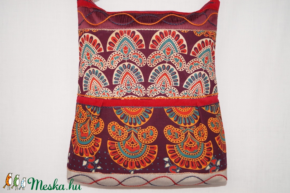 Tűznyelv, bordó-narancs, 2 oldalt, különböző mintával díszített, nagy méretű válltáska -  - Meska.hu