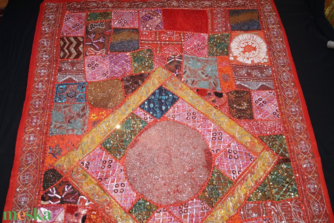 ELKELT!! Nagy méretű, színes textil, patchwork falikép, gyöngyökkel és flitterekkel - otthon & lakás - lakástextil - falvédő - Meska.hu