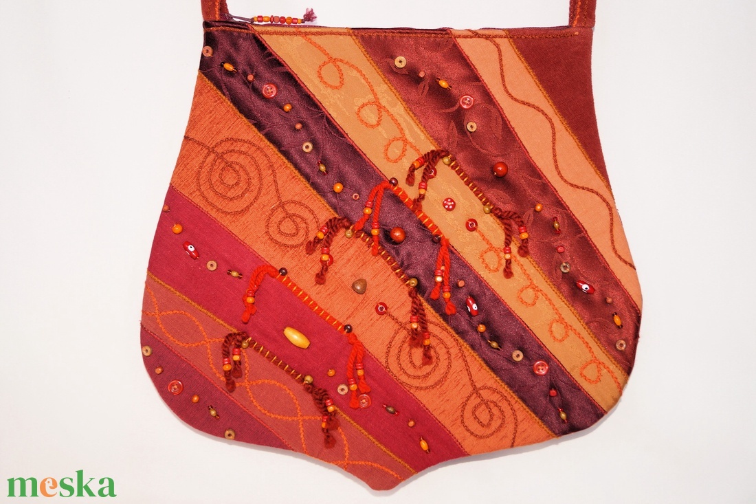 Narancssárga, rozsdabarna, piros, szivárványos, gyöngyös textil női válltáska - táska & tok - kézitáska & válltáska - válltáska - Meska.hu