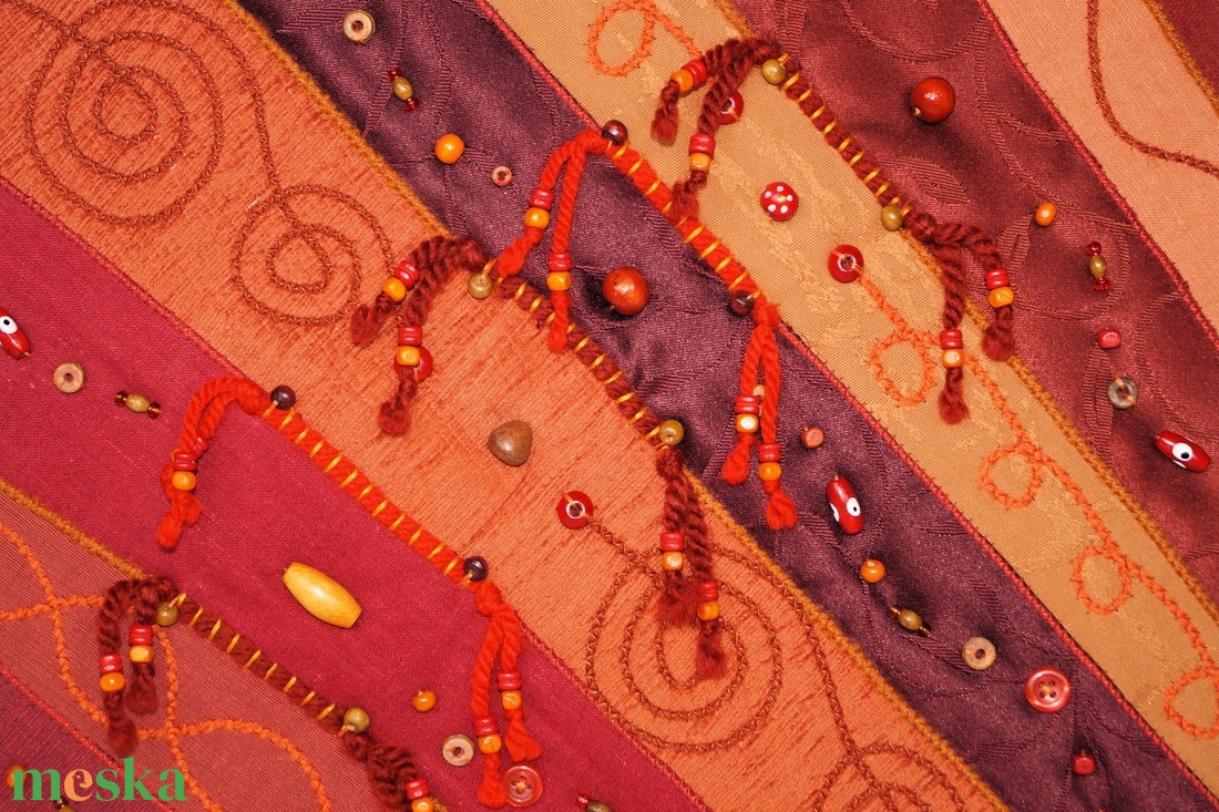 Narancssárga, rozsdabarna, piros, szivárványos, gyöngyös textil női válltáska - táska & tok - kézitáska & válltáska - válltáska - Meska.hu