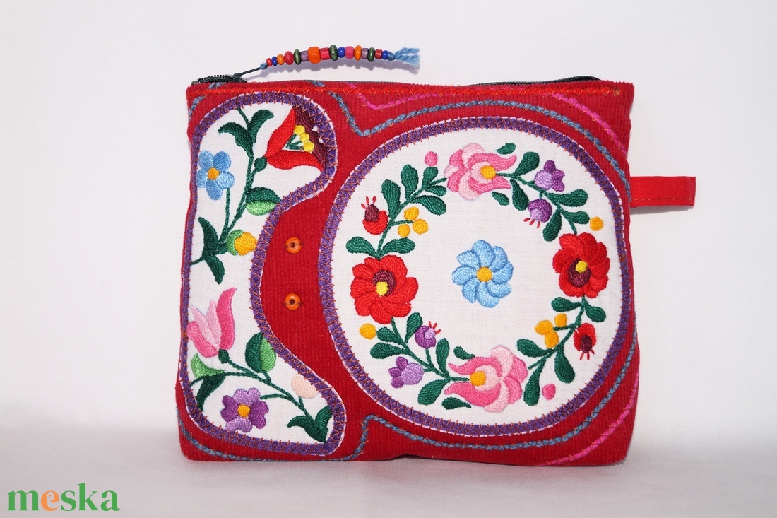 Kézzel hímzett neszesszer, színes kalocsai virágos kozmetikai táska, cipzáros neszesszer, tartóka - táska & tok - neszesszer - Meska.hu