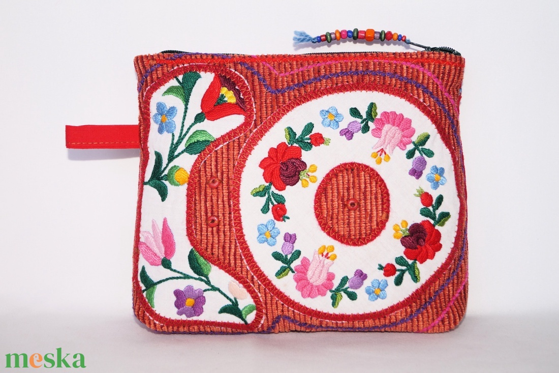 Kézzel hímzett neszesszer, színes kalocsai virágos kozmetikai táska, cipzáros neszesszer, tartóka - táska & tok - neszesszer - Meska.hu