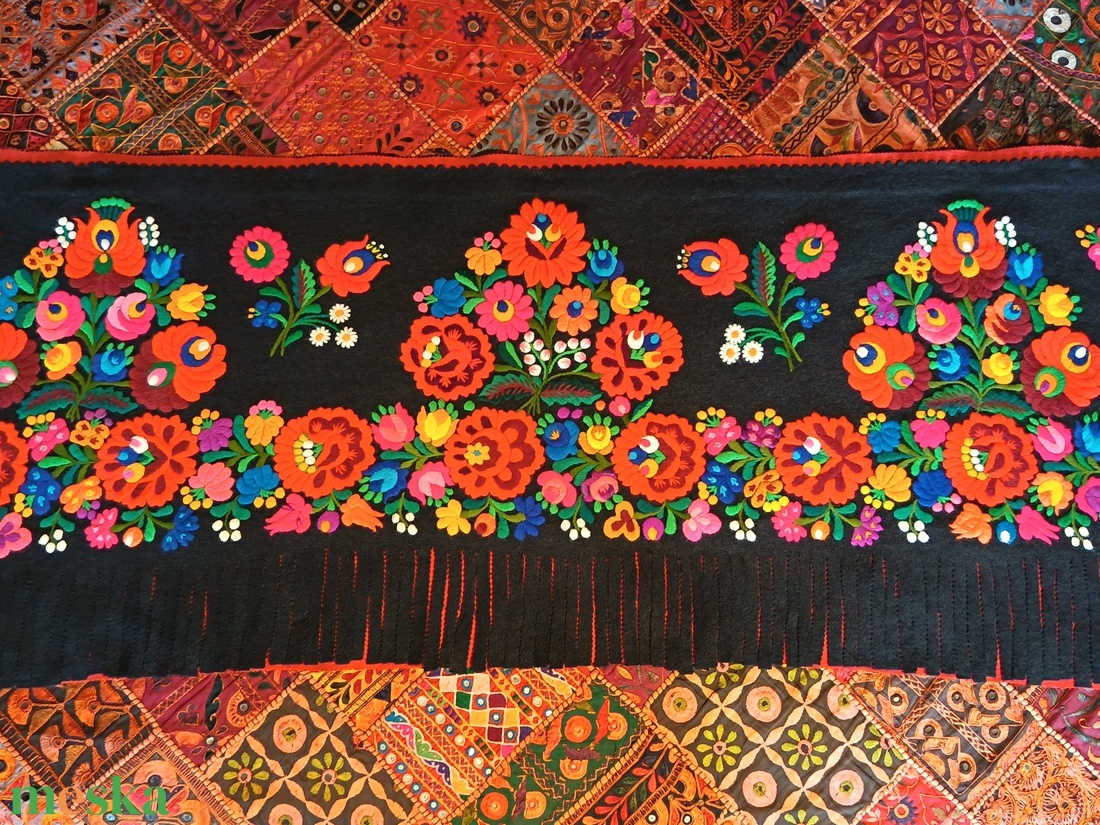 Színes virágos,  fekete gyapjúnemez, vintage virágos falikép, mérete 153/60 cm. - otthon & életmód - dekoráció - kép & falikép - vászonkép - Meska.hu