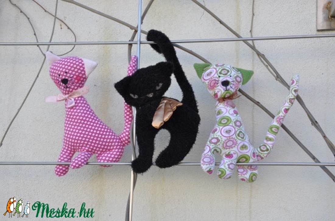 Blackie a fekete szárnyas plüss cica -  - Meska.hu