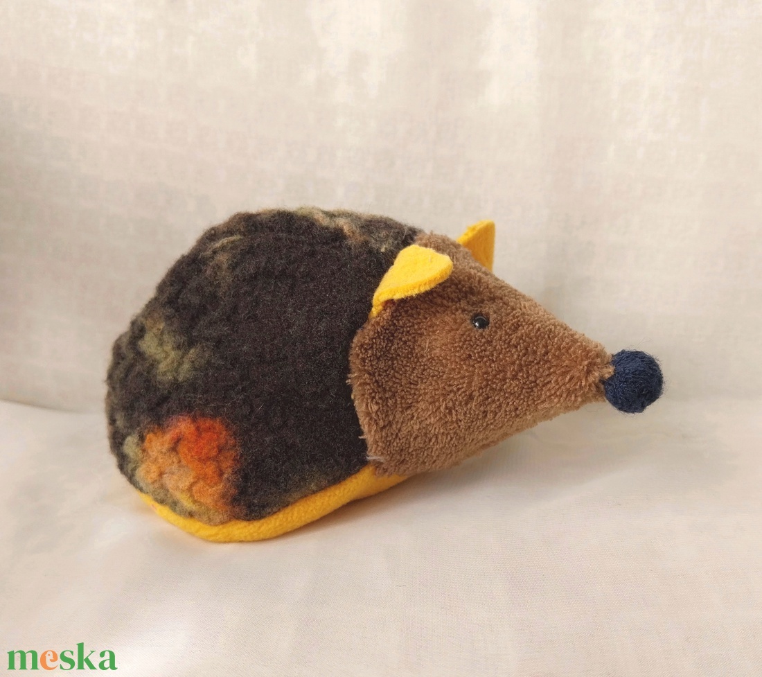 Sárga, rózsás meggymagos babzsák süni (Beanbag hedgehog) - játék & sport - plüssállat & játékfigura - süni - Meska.hu Sárga, rózsás meggymagos babzsák süni (Beanbag hedgehog) - játék & sport - plüssállat & játékfigura - süni - Meska.hu