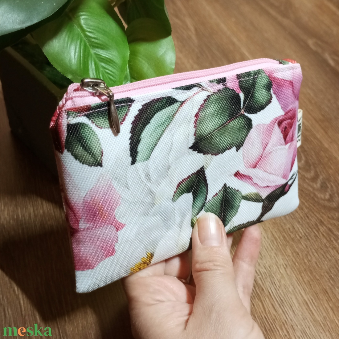 Rózsás pici neszeszer, pénztárca - táska & tok - neszesszer - Meska.hu